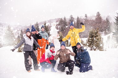 Motivierte Teilnehmende vor der Winter Challenge mit bo events.